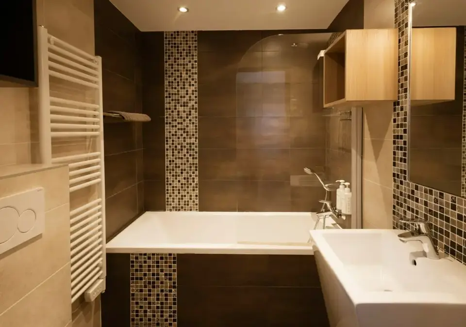 Adrien-Valloire-Apt 6 (3).webp