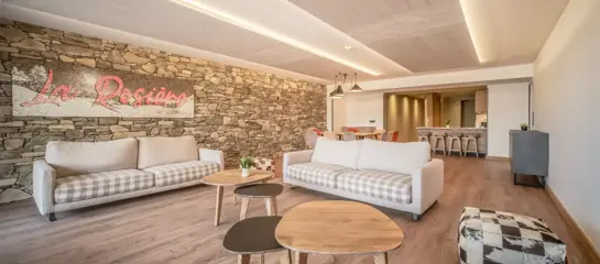 Apartment 203 sleeping 12 (c.184m2):