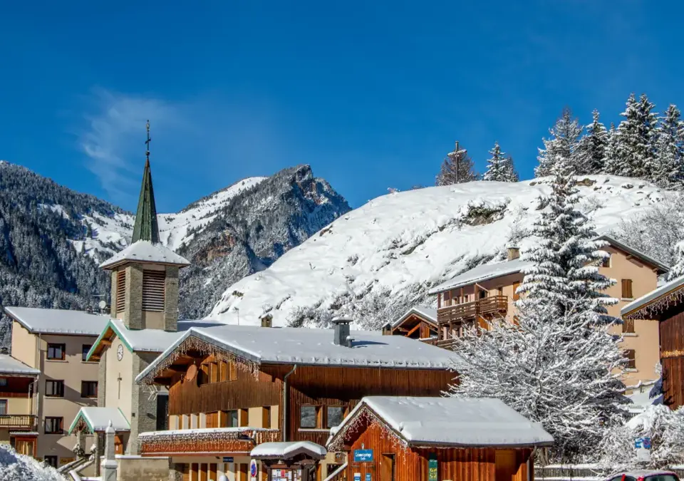 Place-village-©Marina-Kokkelink-Office-de-Tourisme-de-Pralognan-la-Vanoise.webp