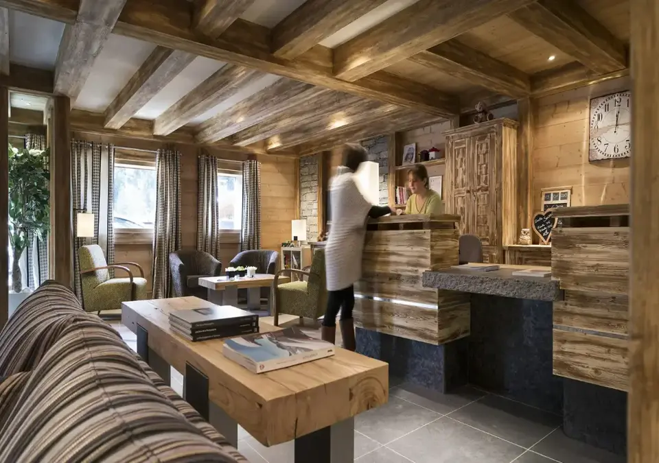 Les Chalets d'Angele-Chatel-Reception.webp