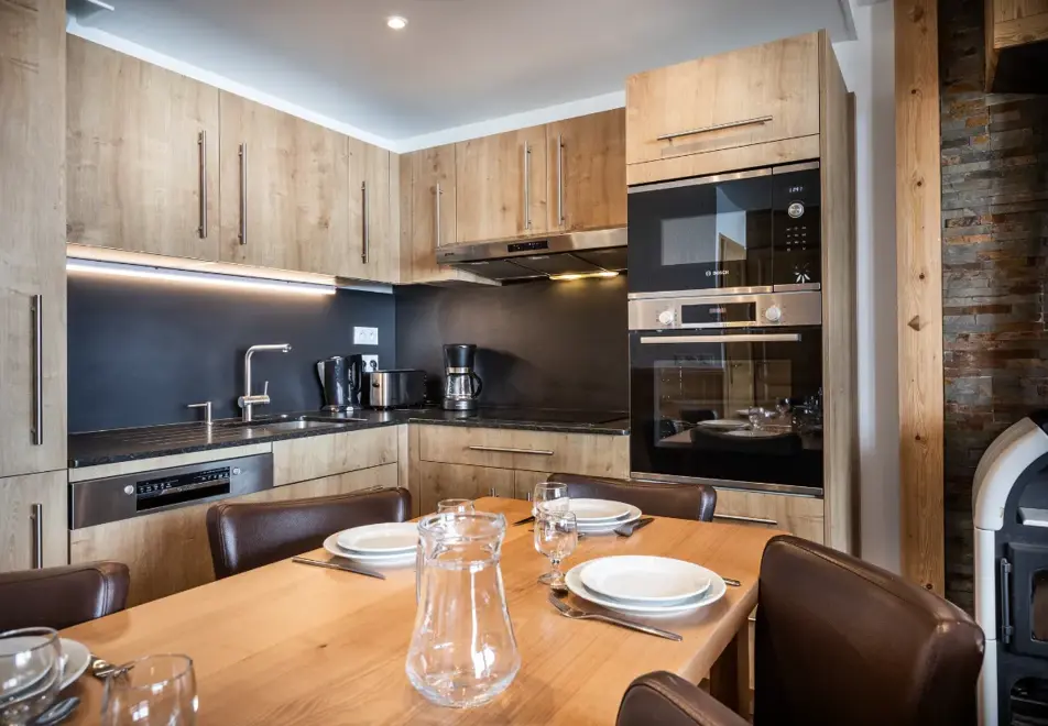 Val Chaviere, Val Thorens (self catered apartments) - Typical 6 person apartment style