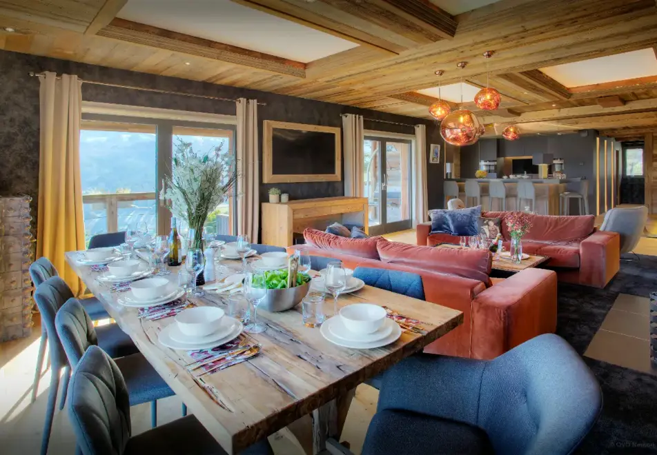 Chalet Kalyssia, Lake Annecy (self catered chalet) - Living/dining area