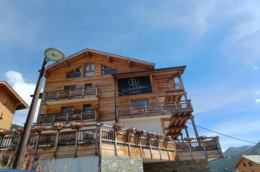 Chalet Blanc-Montgenevre.webp