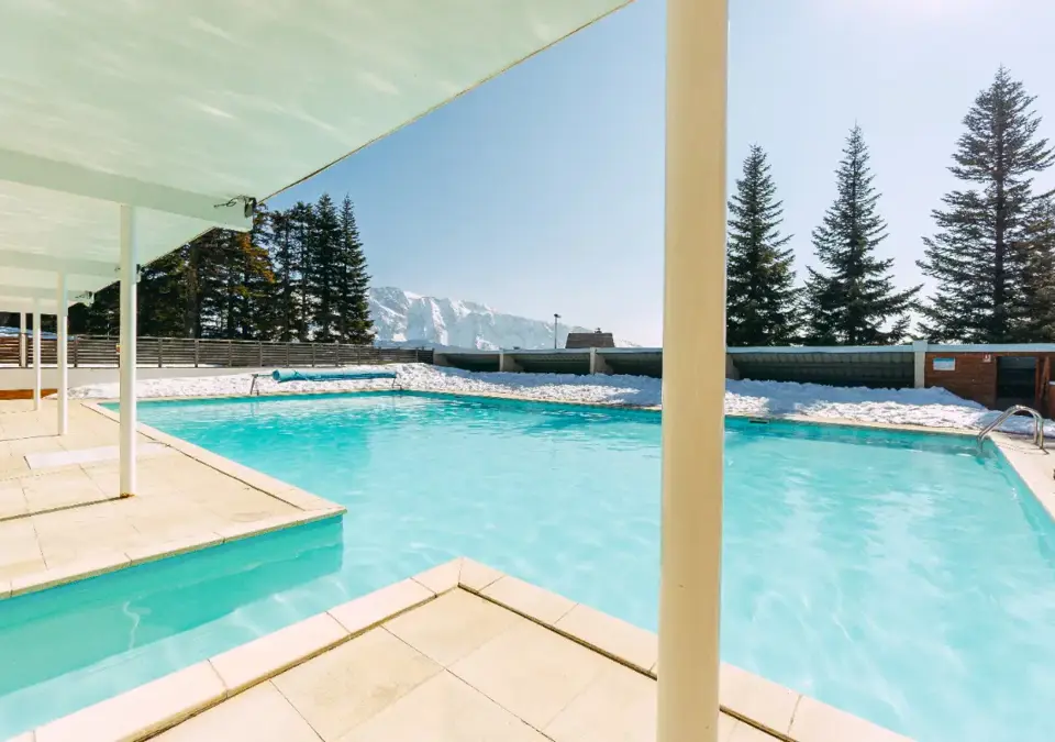 Les Villages du Bachat-Chamrousse-Outdoor heated pool (2).webp