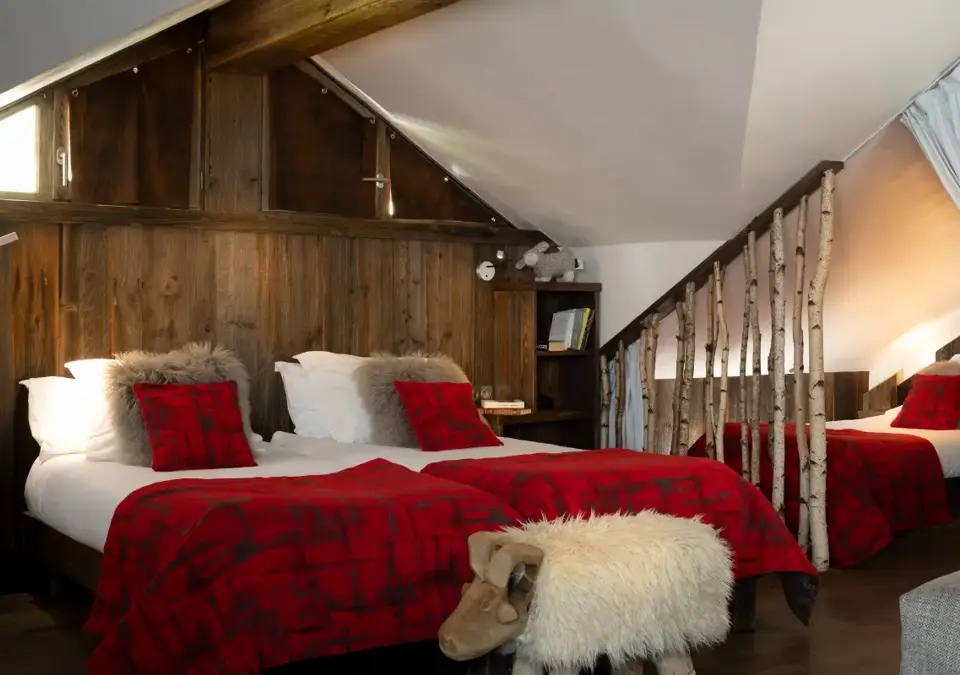 Hotel Cote Brune-Les Deux Alpes-family room.webp