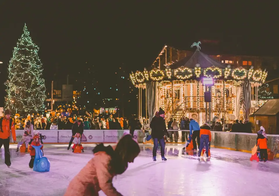Morzine outdoor ice rink (2).webp
