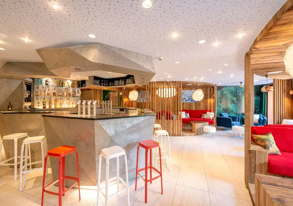 Hotel Eterlou-Meribel-Bar (2).webp