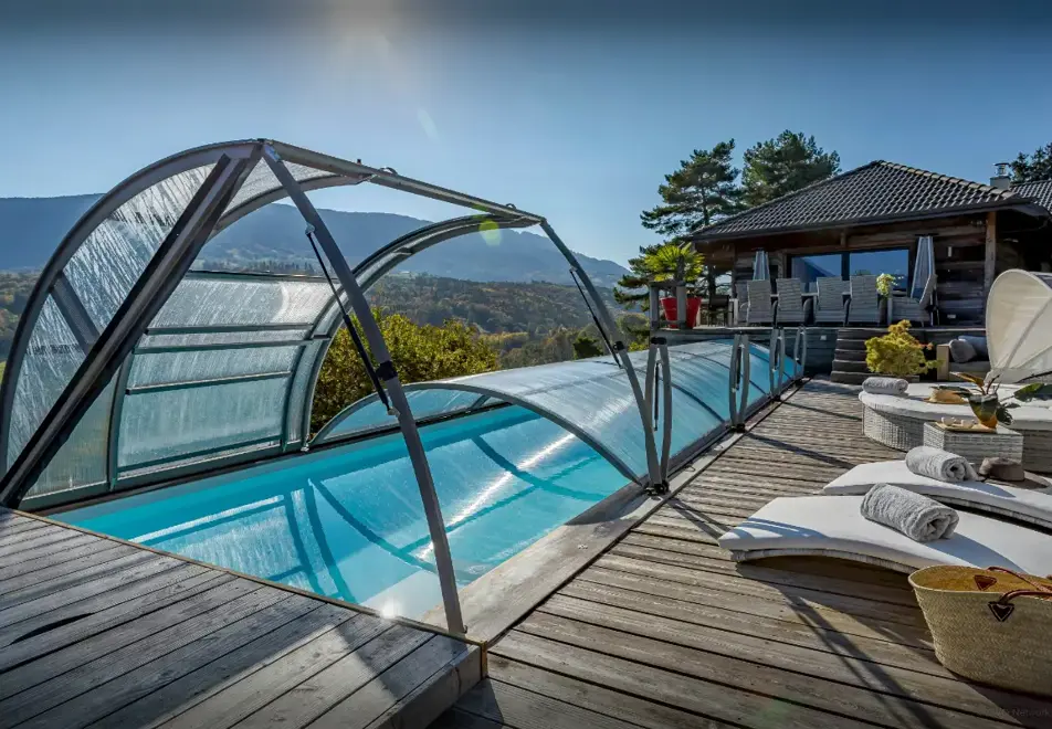 Chalet Kalyssia, Lake Annecy (self catered chalet) - Outdoor heated swimming pool with cover