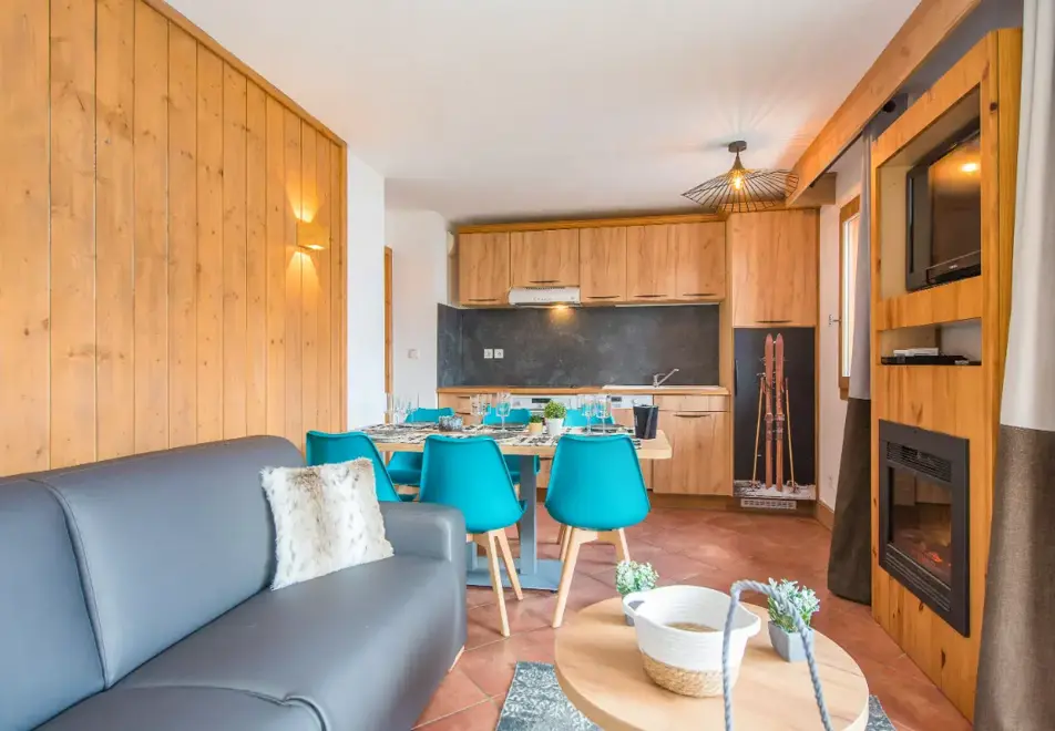 Hameau des Airelles, Montgenevre (self catered apartments) - Typical 2 Bed (©Manu Molle)