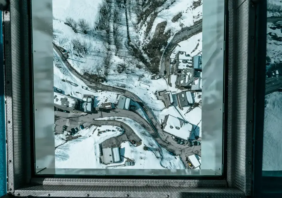 Vanoise Express glass floor Paradiski.webp