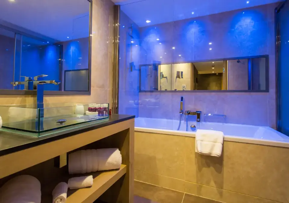 Taj-I Mah-Arc 2000-Typical room styles (1).webp