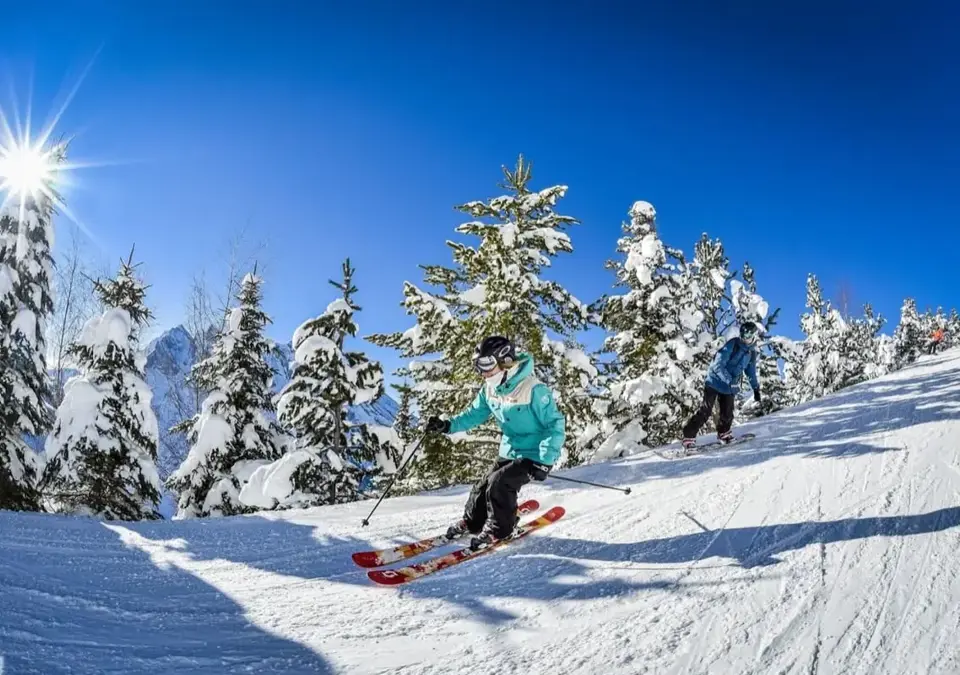 La Clusaz skiing (©David Machet) (2).webp