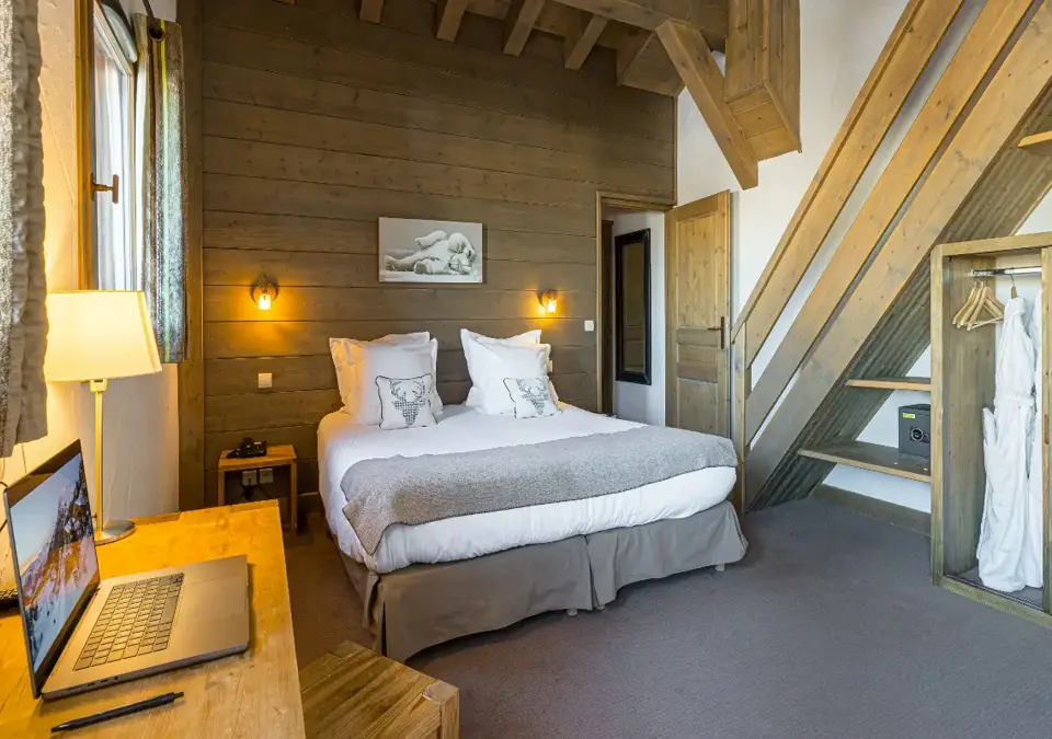 Carlina hotel-Belle Plagne-Typical Junior suite (3).webp