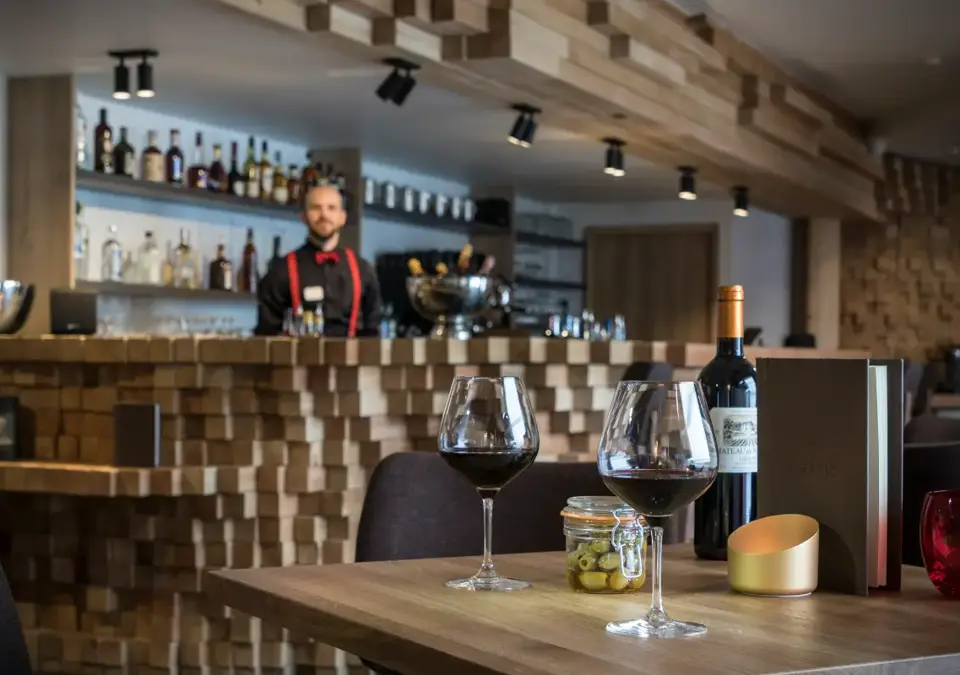 Alparena-La Rosiere-Bar (©manureyboz).webp
