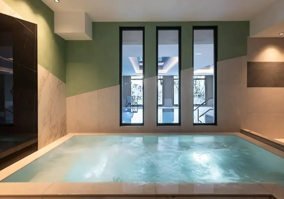Akoya-Valmorel-Hot tub (©studio-bergoend).webp