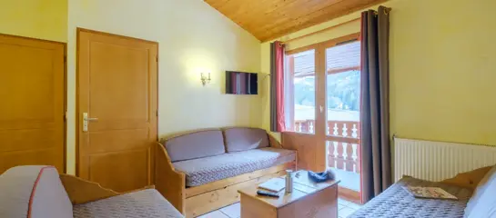4 bedroom alcove duplex apartment sleeping 12/15 (c.98m2):