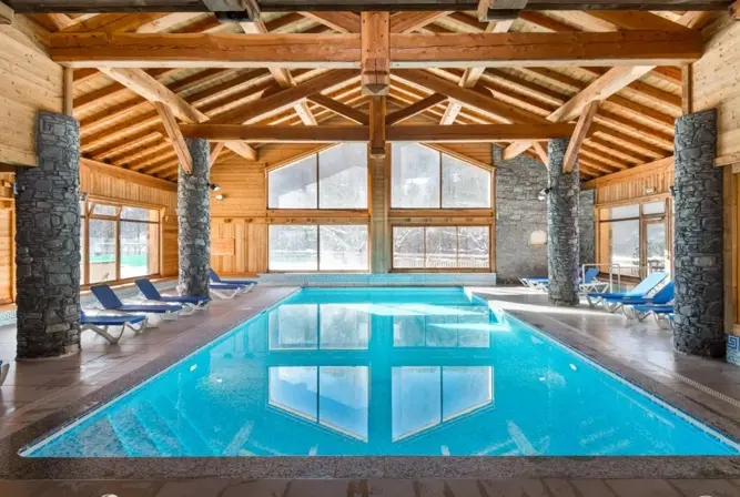 Le Hameau du Rocher Blanc-Serre Chevalier-Indoor pool (1).webp