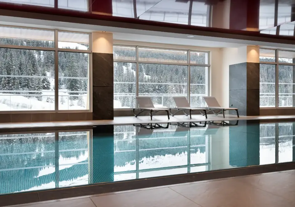 Alhena-Flaine-Indoor pool (©Studio-Bergoend) (1).webp