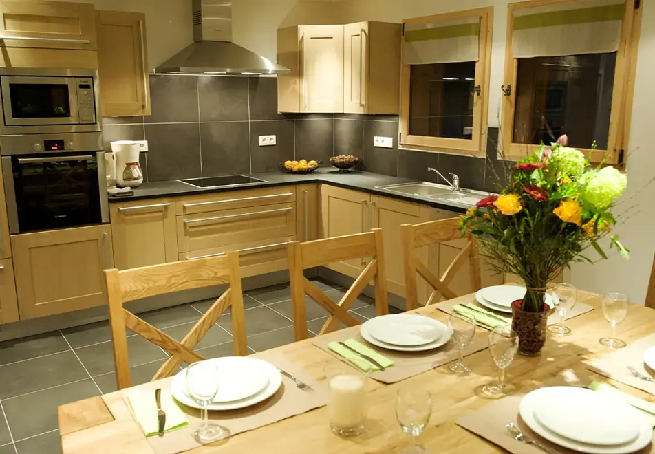 Rose, Samoens (self catered apartments) - Apartment Rose 2