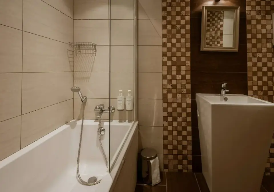Adrien-Valloire-Apt 9 (6).webp