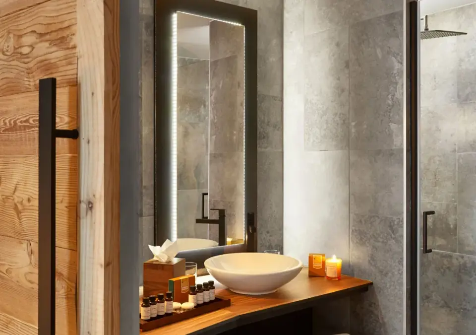 Ecrin Blanc Hotel - Courchevel - Suite (5).webp
