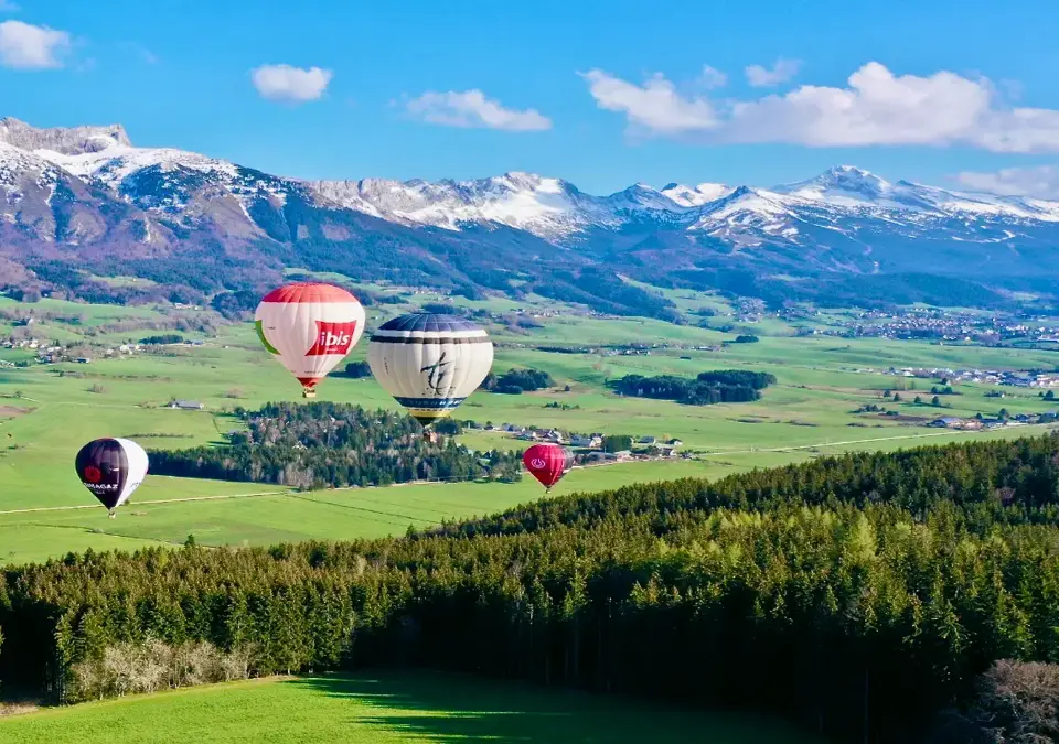 Villard de Lans hot air ballooning.webp