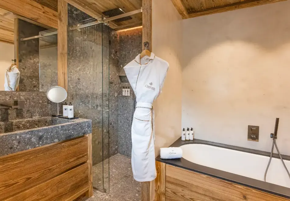 Ancolie, St Nicolas de Veroce (chalet) - Shower/bathroom