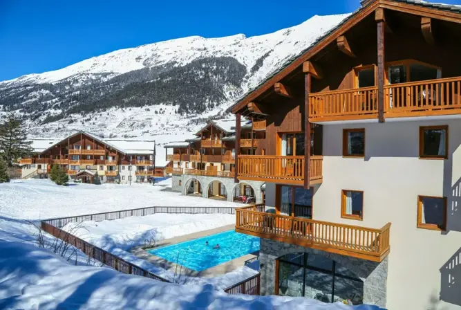 Les Alpages de Val Cenis-Val Cenis-Outdoor pool (2).webp