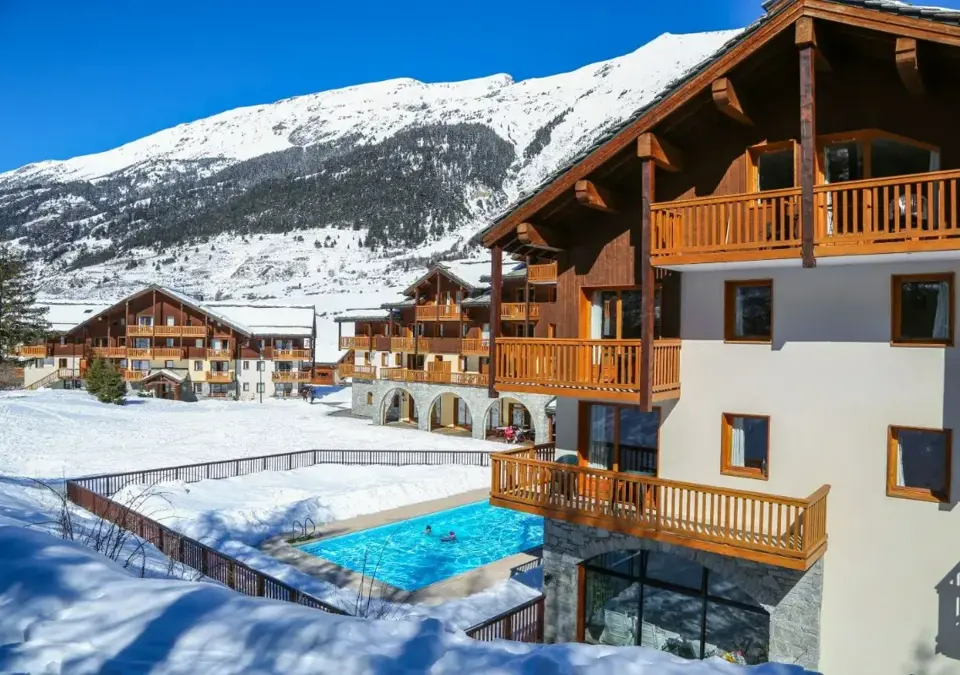 Les Alpages de Val Cenis-Val Cenis-Outdoor pool (2).webp