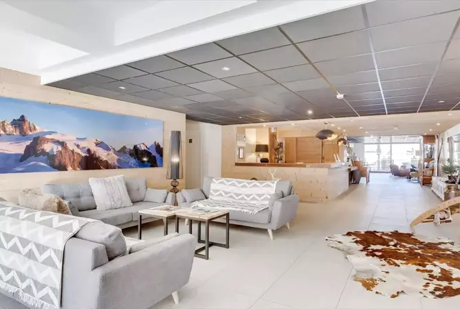 Les Fermes du Mont Blanc-Combloux-Reception lounge (2).webp