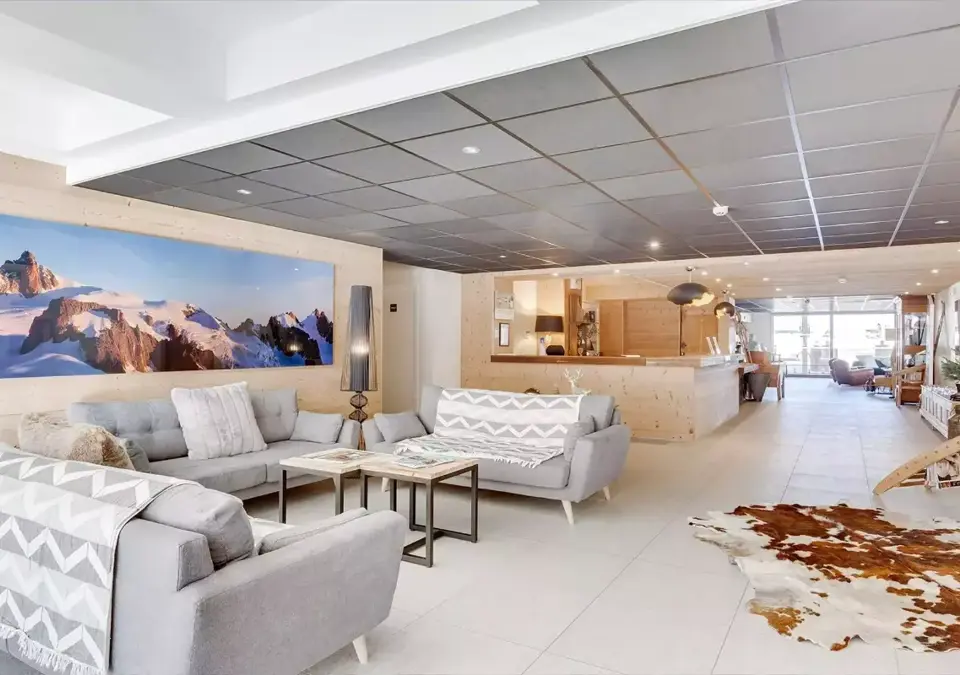 Les Fermes du Mont Blanc-Combloux-Reception lounge (2).webp