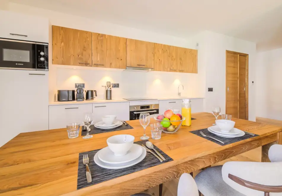 Source de Canopee, Saint Gervais les Bains - Typical 2 bed alc 6 (©AndrewClifforth)