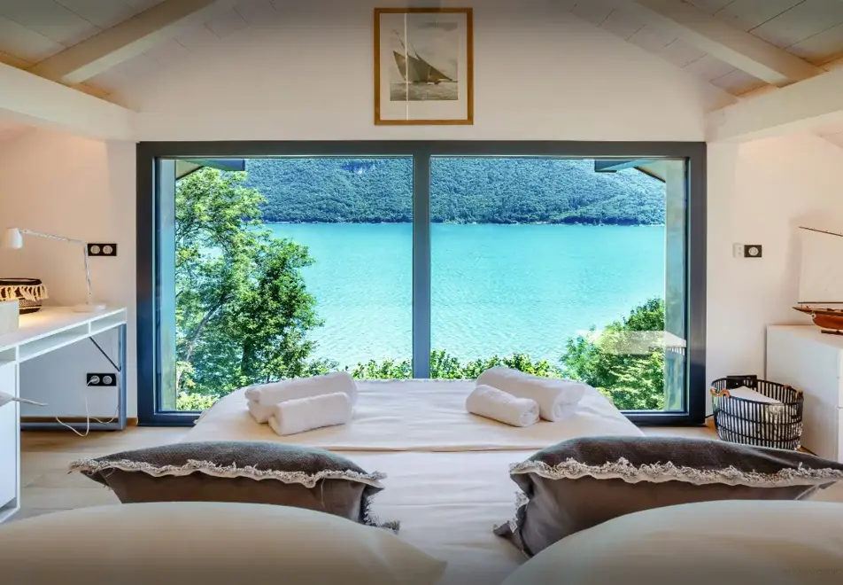 Chalet Lomatika, Lake Annecy (self catered chalet) - Bedroom