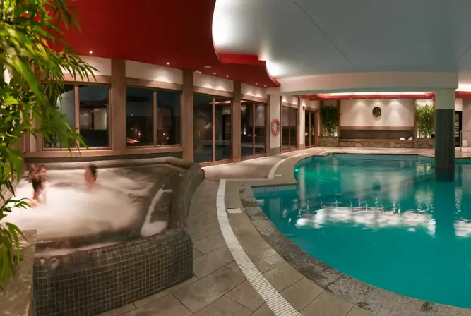 Les Clarines-Les Menuires-Indoor pool (1).webp