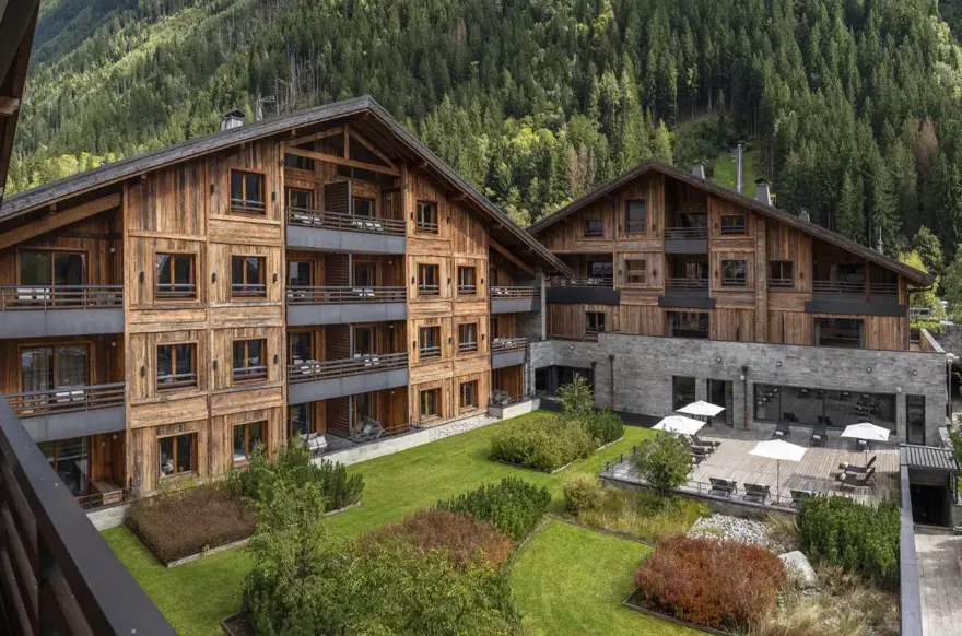 SUMMER - Le Cristal de Jade-Chamonix-Exterior.webp