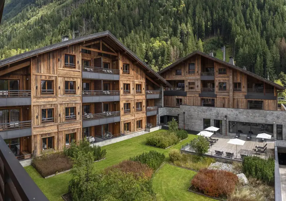 SUMMER - Le Cristal de Jade-Chamonix-Exterior.webp