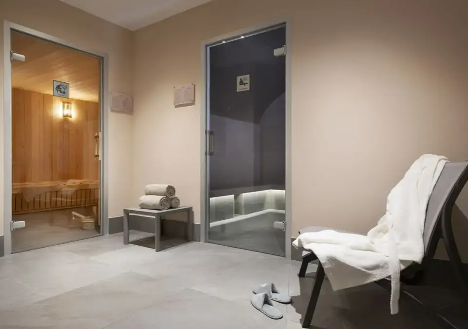 Manaka-Plagne Centre-Sauna steam room.webp