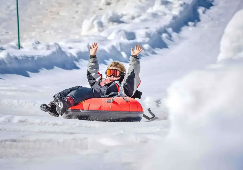 Tignes-Tarentaise-Snowtubbing.webp