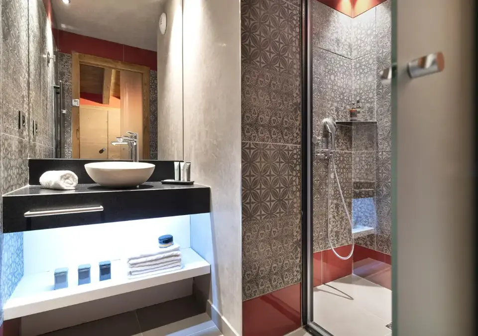 Alexane-Samoens-Typical executive room (3).webp
