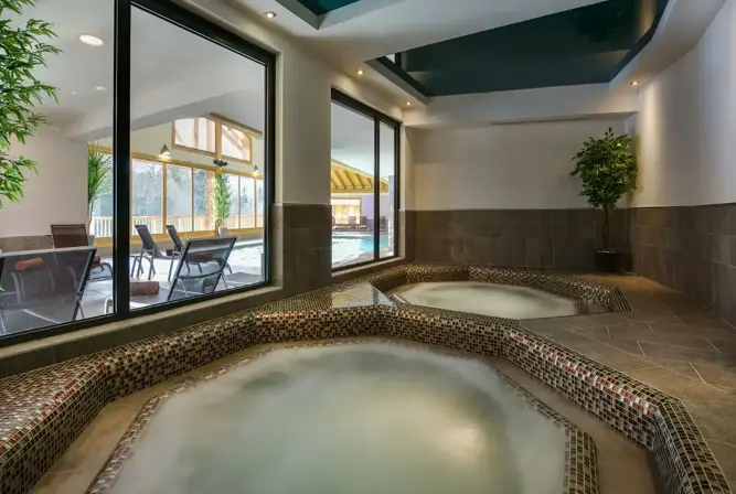 Chalets de Leana, Les Carroz d'Araches-Hot tub.webp