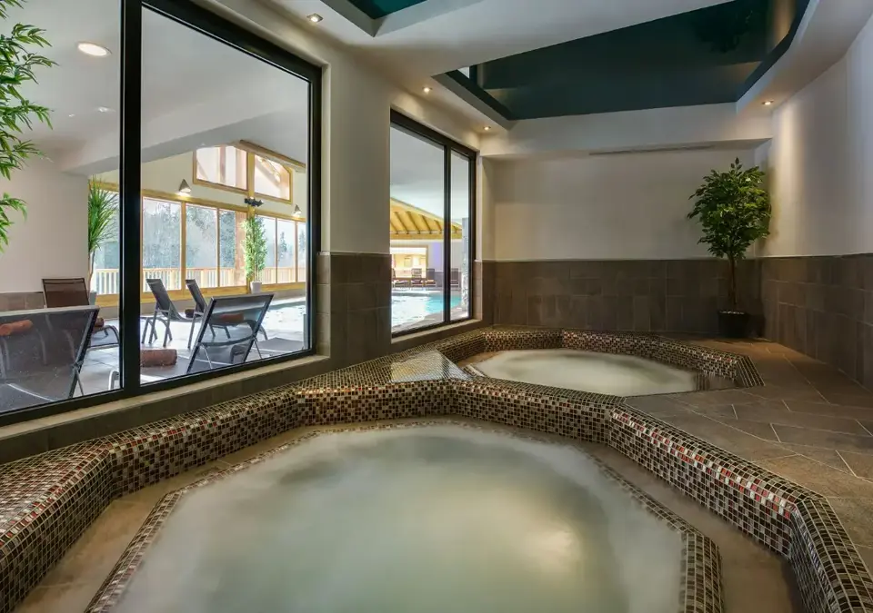 Chalets de Leana, Les Carroz d'Araches-Hot tub.webp