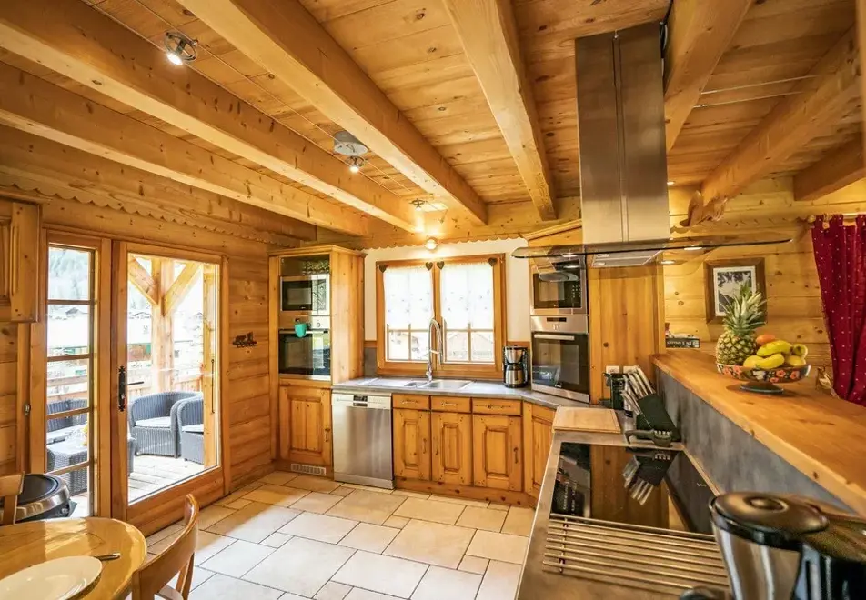 Chalet Le Refuge, Chatel (self catered chalet) - Kitchen/diner