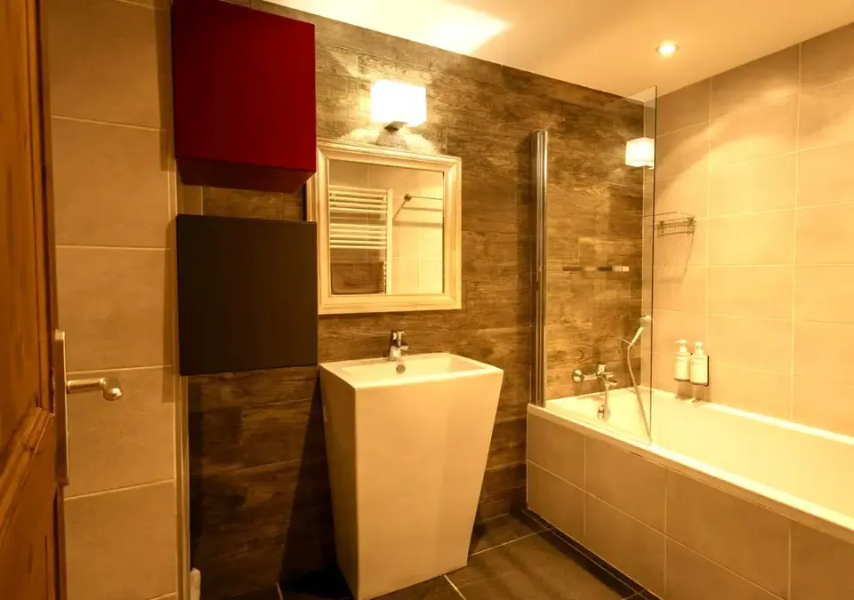 Adrien-Valloire-Apt 7 (1).webp
