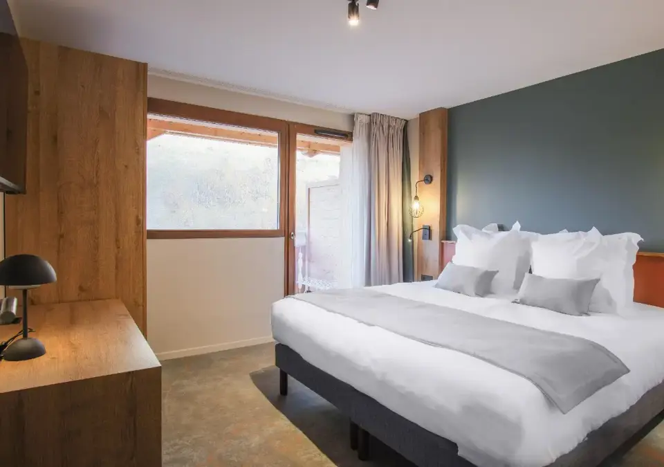 Les Cretes-Les Deux Alpes-Typical room (7).webp