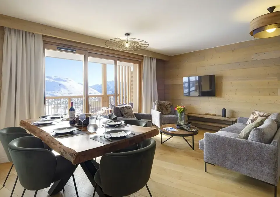 Phoenix-Alpe d'Huez-Typical A building apartments (13).webp