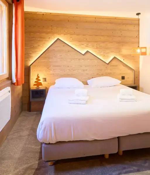 Basecamp Lodge, Les Deux Alpes (self catered apartments) - Typical room