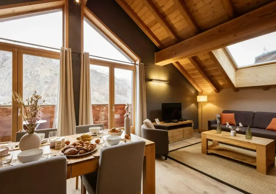 Adrien-Valloire-Apt 8 (4).webp