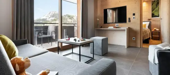 2 bedroom prestige apartment sleeping 4/6 (c.63m2):