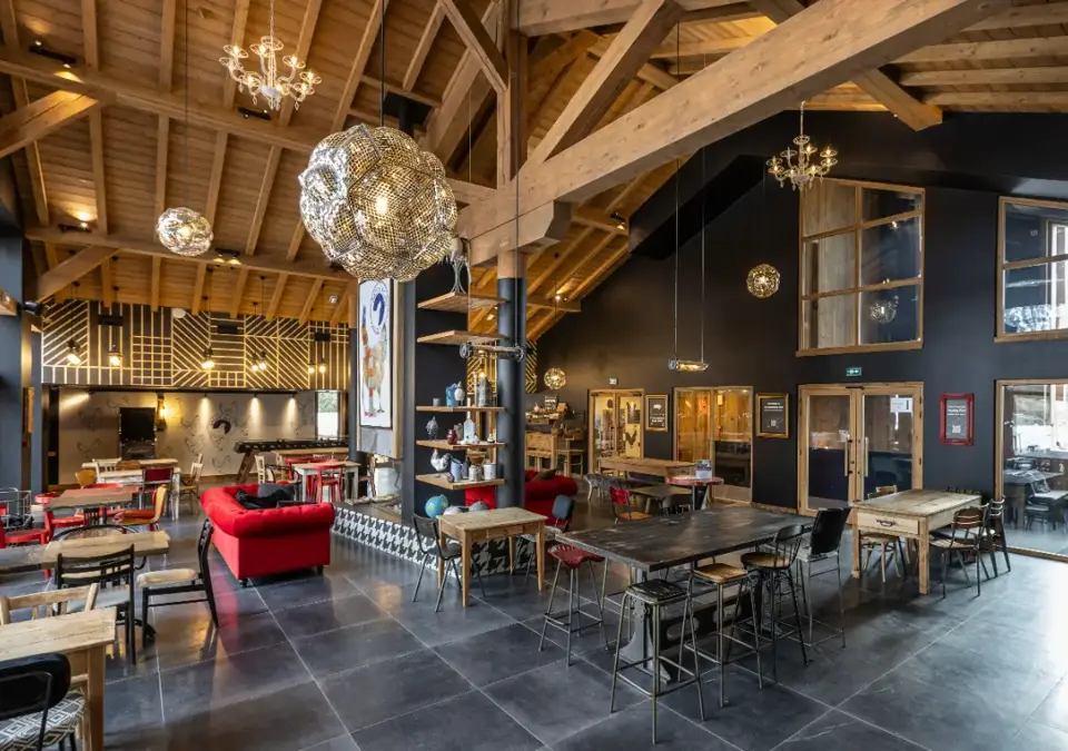l'Eclat des Veriaz-Megeve-Bar area (2).webp