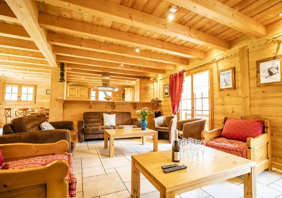 Chalet Le Refuge-Chatel-Lounge (3).webp